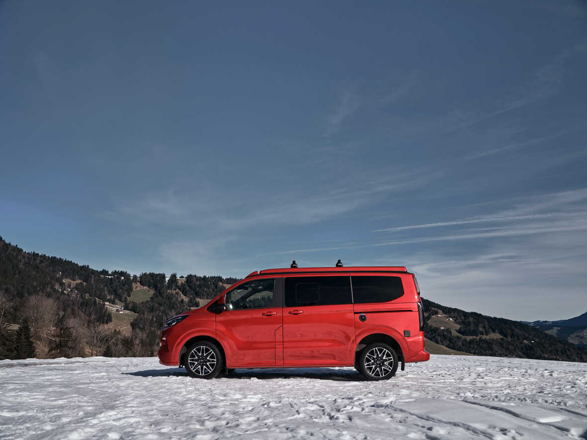 Hliníkové disky DEZENT KH Dark na Ford Nugget