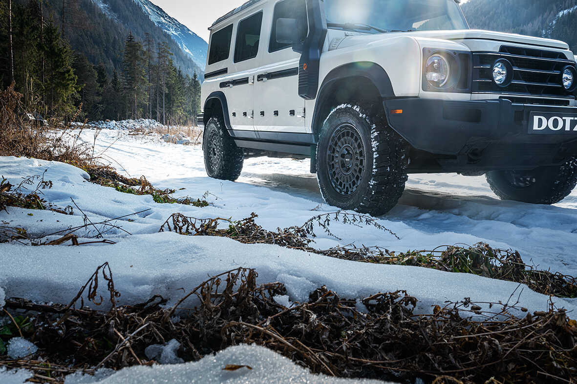 Litinové disky DOTZ 4x4 Talara black na Ineos Grenadier