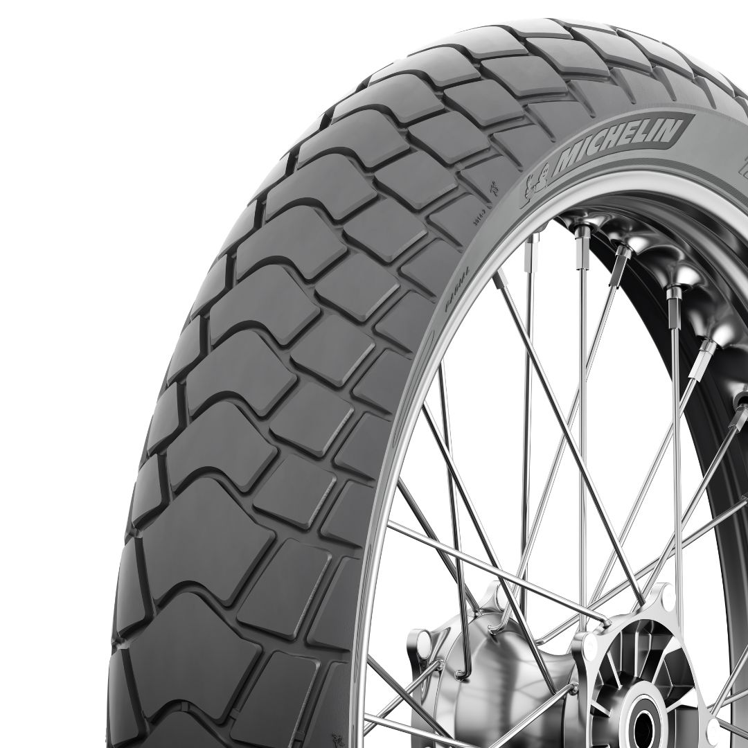 Michelin Anakee Adventure 2 &ndash; detail předn&iacute;ho pl&aacute;&scaron;tě